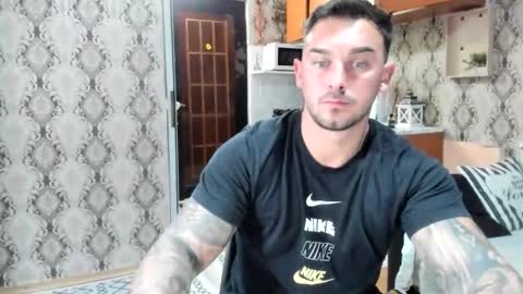 Snapshot of 2sexymuscles chatting on September 18, 2025, 8:11 pm 2sexymuscles online show from September 18, 2025, 8:11 pm