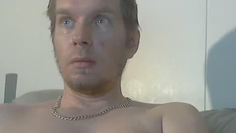 Snapshot of 2small4you83 chatting on December 28, 2024, 4:19 am 2small4you83 online show from December 28, 2024, 4:19 am