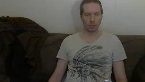 2small4you83 online show from January 12, 2026, 11:21 pm