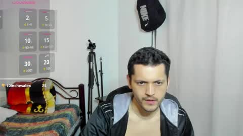 Snapshot of 37sins chatting on June 6, 2026, 9:30 pm Alex THE BIG SNAKE DUDE online show from June 6, 2026, 9:30 pm