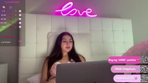 Snapshot of 3hole chatting on February 26, 2025, 8:22 pm Venus Raee online show from February 26, 2025, 8:22 pm