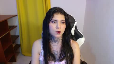 erika online show from October 31, 2025, 10:44 pm