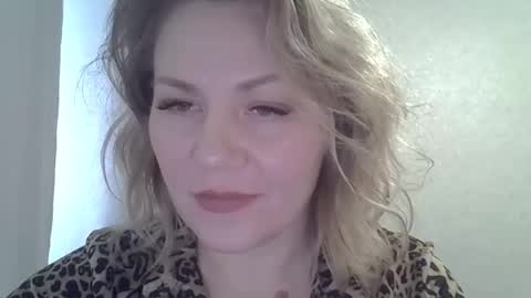 Snapshot of 3susie chatting on September 19, 2025, 7:54 am 3susie online show from September 19, 2025, 7:54 am