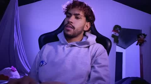 E V I L online show from November 27, 2025, 4:03 am