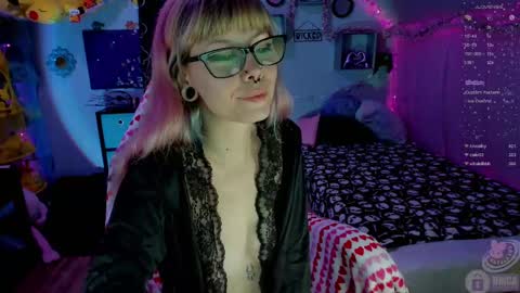 Snapshot of 4kfucktoy chatting on September 24, 2025, 1:58 pm Mo online show from September 24, 2025, 1:58 pm