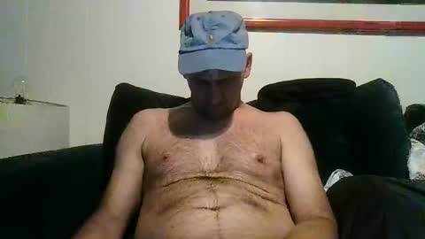 Snapshot of 4nuf chatting on October 8, 2025, 8:17 pm 4nuf online show from October 8, 2025, 8:17 pm