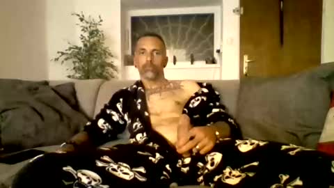 Num online show from November 11, 2025, 7:58 pm