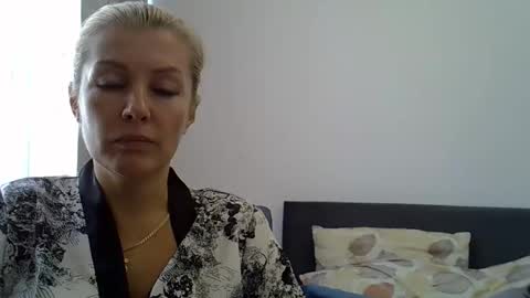 Snapshot of 6siren chatting on October 8, 2025, 8:34 am 6siren online show from October 8, 2025, 8:34 am
