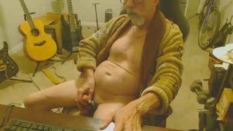 Snapshot of 6stringer62 chatting on October 3, 2025, 3:25 am 6stringer62 online show from October 3, 2025, 3:25 am