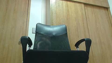 7lu7_ online show from October 13, 2025, 9:26 pm