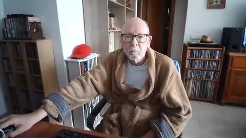  Papi  online show from February 11, 2026, 9:47 am