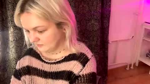 Snapshot of 80s_brat chatting on January 10, 2025, 8:07 am Ivy online show from January 10, 2025, 8:07 am
