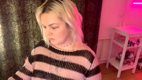 Snapshot of 80s_brat chatting on January 13, 2025, 6:27 am Ivy online show from January 13, 2025, 6:27 am