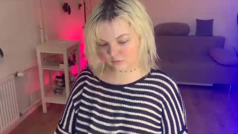 Snapshot of 80s_brat chatting on January 16, 2025, 4:49 am Ivy online show from January 16, 2025, 4:49 am