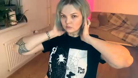 Snapshot of 80s_brat chatting on February 1, 2025, 1:55 am Ivy online show from February 1, 2025, 1:55 am