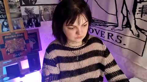 Snapshot of 80s_brat chatting on October 2, 2025, 4:08 am Ivy online show from October 2, 2025, 4:08 am