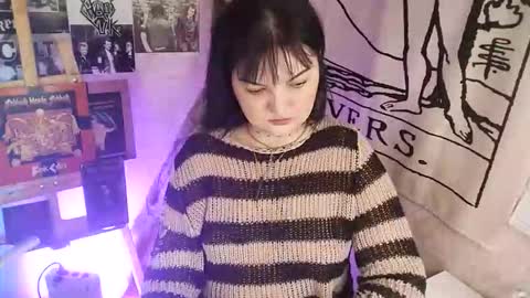 Snapshot of 80s_brat chatting on October 5, 2025, 11:46 pm Ivy online show from October 5, 2025, 11:46 pm
