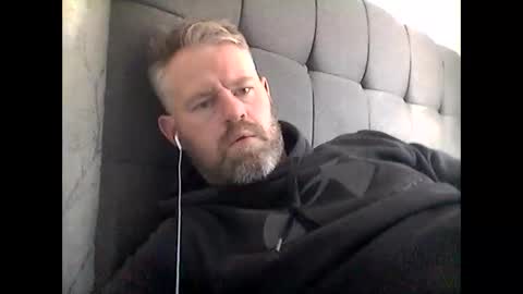 81jonnyx online show from November 19, 2025, 12:05 pm