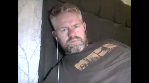 81jonnyx online show from November 25, 2025, 3:12 pm