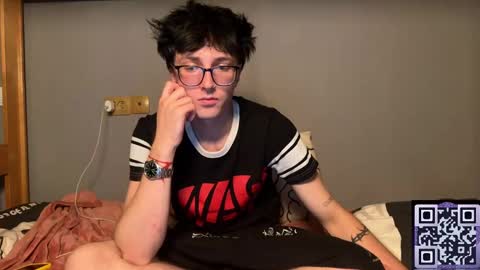 Snapshot of 8_goat chatting on October 16, 2025, 10:55 pm Phillip online show from October 16, 2025, 10:55 pm