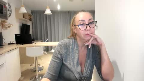 8ciara online show from December 3, 2025, 5:55 pm