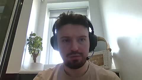 8inchdude93 online show from April 19, 2026, 10:03 am