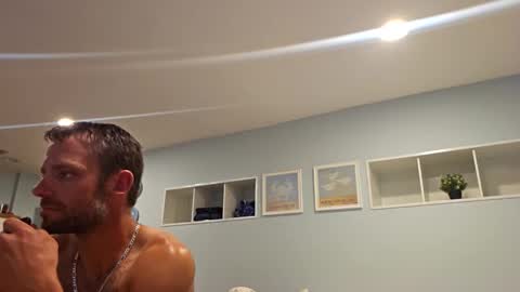 8inchwhiteboy88 online show from April 12, 2026, 3:44 am