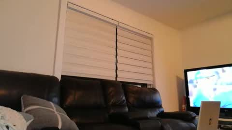 8james5 online show from October 8, 2025, 2:42 am