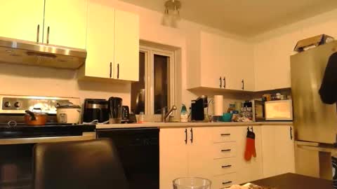 8james5 online show from November 14, 2025, 1:37 am