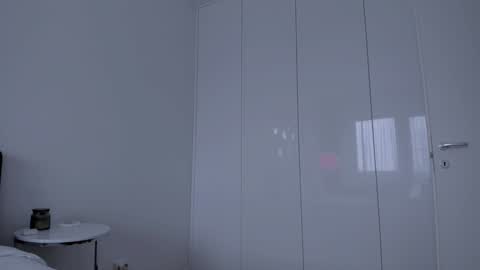 8selene online show from February 4, 2025, 9:49 am