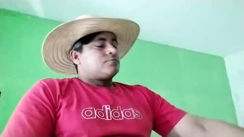 Snapshot of 9vinhocamshow chatting on January 1, 2025, 11:49 am 9vinhocamshow online show from January 1, 2025, 11:49 am