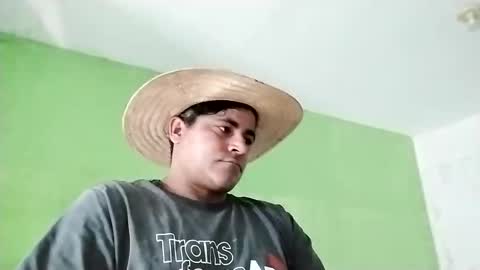 Snapshot of 9vinhocamshow chatting on January 1, 2025, 2:52 pm 9vinhocamshow online show from January 1, 2025, 2:52 pm