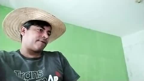 Snapshot of 9vinhocamshow chatting on January 2, 2025, 11:31 am 9vinhocamshow online show from January 2, 2025, 11:31 am