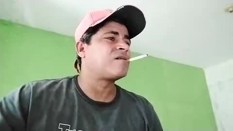 Snapshot of 9vinhocamshow chatting on January 2, 2025, 3:19 pm 9vinhocamshow online show from January 2, 2025, 3:19 pm