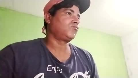 Snapshot of 9vinhocamshow chatting on January 4, 2025, 10:34 pm 9vinhocamshow online show from January 4, 2025, 10:34 pm