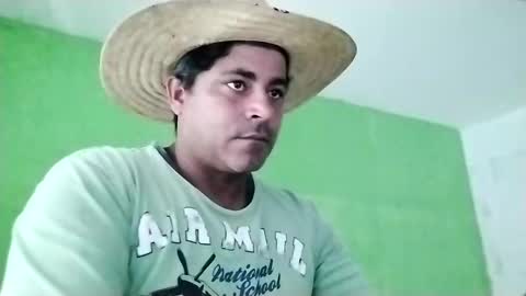 Snapshot of 9vinhocamshow chatting on January 12, 2025, 6:05 pm 9vinhocamshow online show from January 12, 2025, 6:05 pm