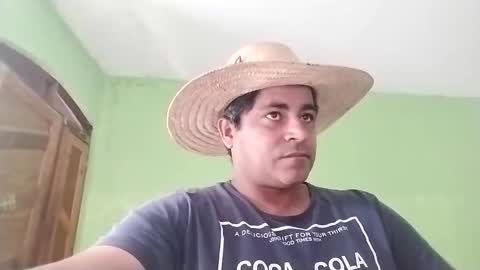 Snapshot of 9vinhocamshow chatting on January 14, 2025, 11:20 am 9vinhocamshow online show from January 14, 2025, 11:20 am