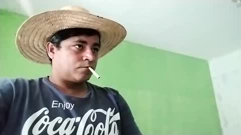 Snapshot of 9vinhocamshow chatting on January 16, 2025, 12:20 pm 9vinhocamshow online show from January 16, 2025, 12:20 pm