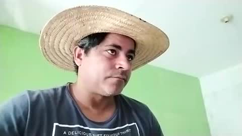 Snapshot of 9vinhocamshow chatting on January 18, 2025, 11:43 am 9vinhocamshow online show from January 18, 2025, 11:43 am