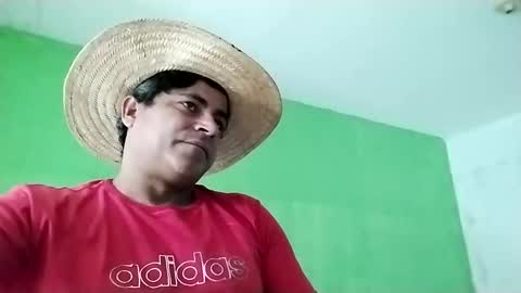 Snapshot of 9vinhocamshow chatting on January 19, 2025, 12:06 pm 9vinhocamshow online show from January 19, 2025, 12:06 pm