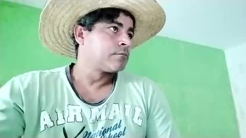 Snapshot of 9vinhocamshow chatting on January 21, 2025, 3:43 pm 9vinhocamshow online show from January 21, 2025, 3:43 pm