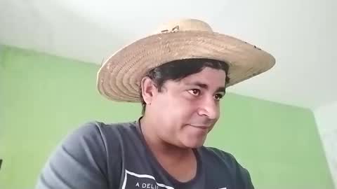 Snapshot of 9vinhocamshow chatting on January 22, 2025, 11:56 am 9vinhocamshow online show from January 22, 2025, 11:56 am