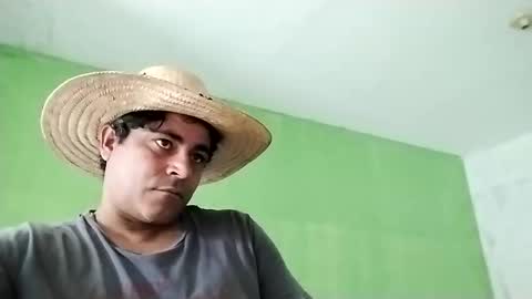 Snapshot of 9vinhocamshow chatting on January 25, 2025, 11:23 am 9vinhocamshow online show from January 25, 2025, 11:23 am