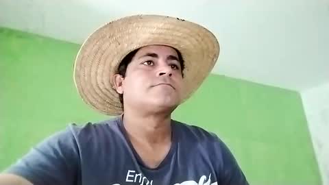 Snapshot of 9vinhocamshow chatting on January 26, 2025, 12:11 pm 9vinhocamshow online show from January 26, 2025, 12:11 pm