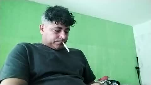 Snapshot of 9vinhocamshow chatting on January 28, 2025, 12:32 pm 9vinhocamshow online show from January 28, 2025, 12:32 pm