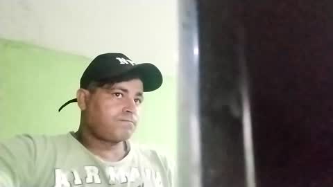 Snapshot of 9vinhocamshow chatting on February 2, 2025, 6:15 am 9vinhocamshow online show from February 2, 2025, 6:15 am