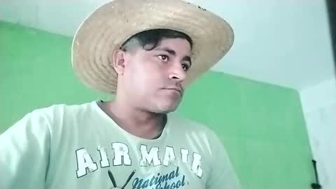 Snapshot of 9vinhocamshow chatting on February 2, 2025, 11:30 am 9vinhocamshow online show from February 2, 2025, 11:30 am