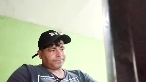 Snapshot of 9vinhocamshow chatting on February 2, 2025, 9:23 pm 9vinhocamshow online show from February 2, 2025, 9:23 pm