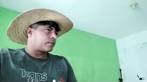 Snapshot of 9vinhocamshow chatting on February 4, 2025, 12:11 pm 9vinhocamshow online show from February 4, 2025, 12:11 pm