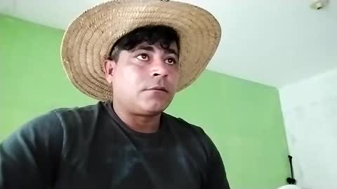 Snapshot of 9vinhocamshow chatting on February 9, 2025, 11:36 am 9vinhocamshow online show from February 9, 2025, 11:36 am